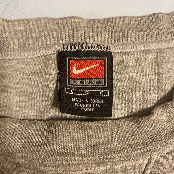 Retro 90s Authentic Gray Nike Crewneck Size L - Picture 4 of 4
